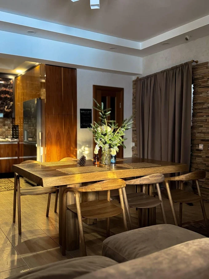 Стол и комплект стульев по фиксированной цене